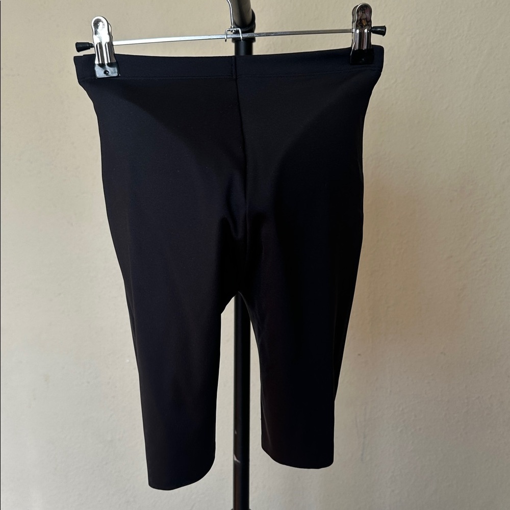 SKIMS Booty Hip Enhancing Shaping Mid Thigh Short, Size XS NWT - Picture 5 of 10